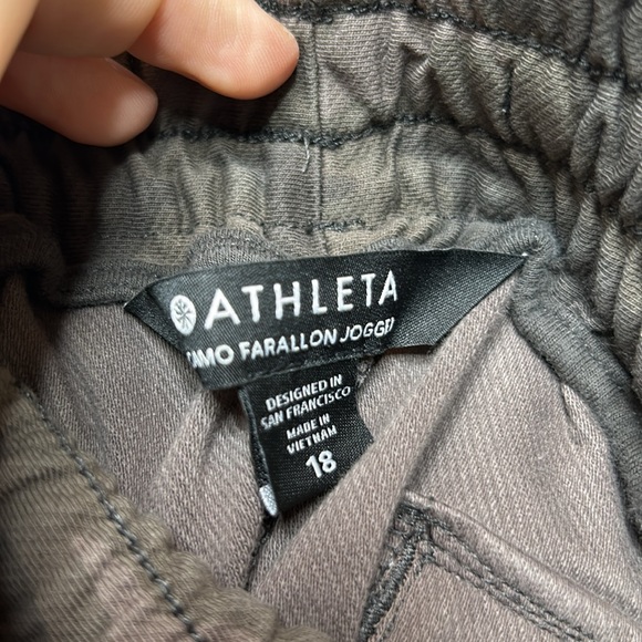Athleta Camo Farallon Jogger - Picture 3 of 5